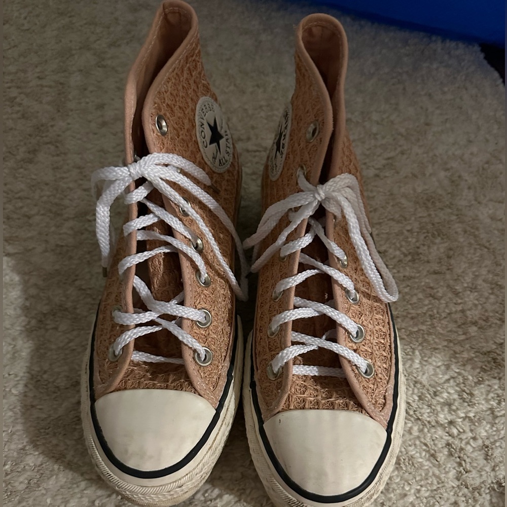 Peach converse